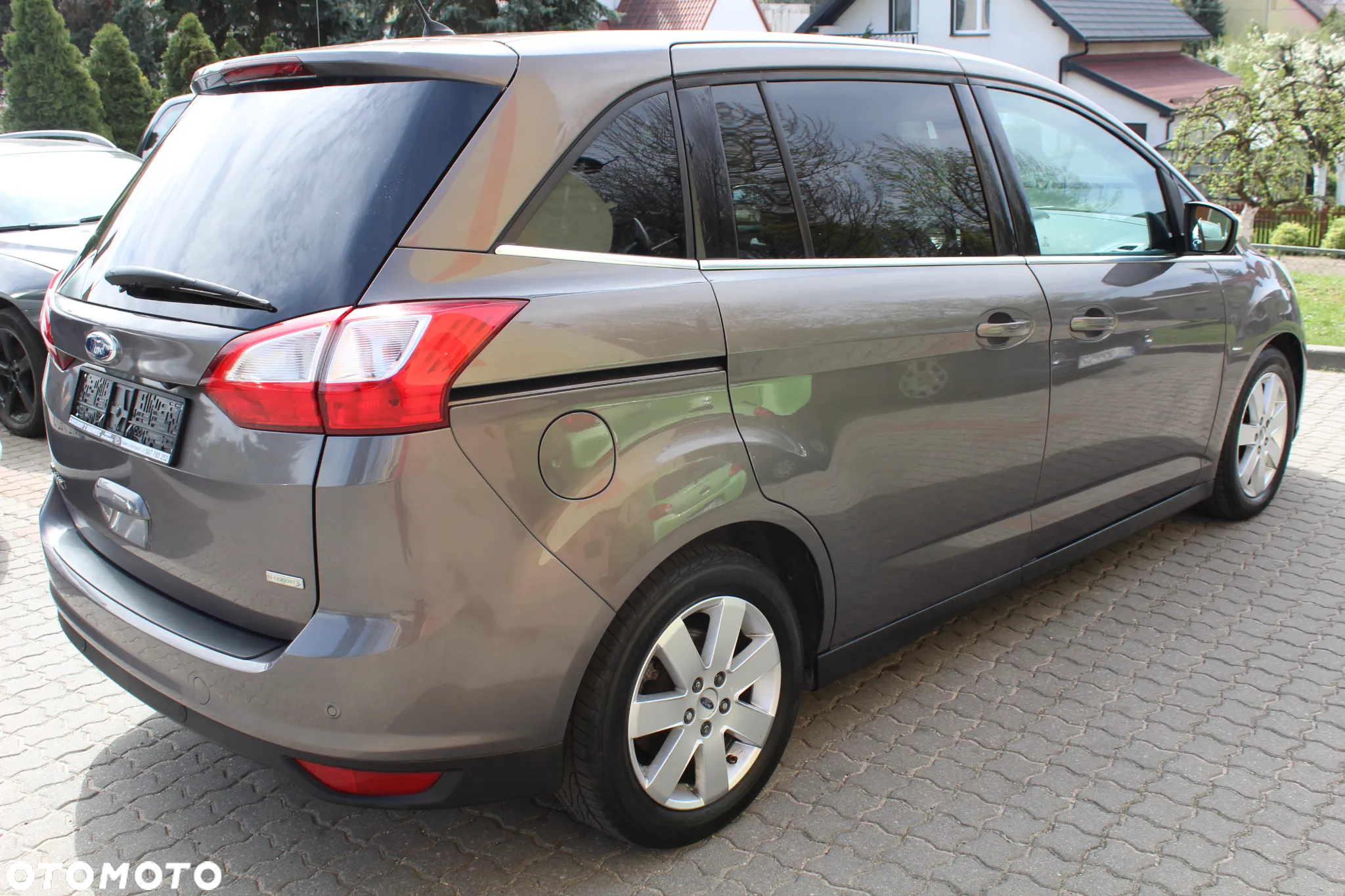 Ford Grand C-MAX - 10