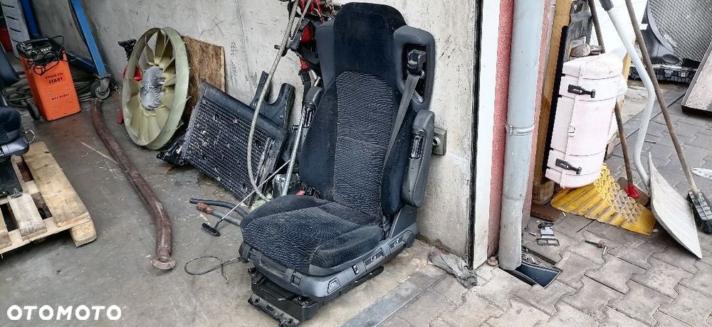 Fotel kierowcy Mercedes Actros MP4 Arocs Antos - 3