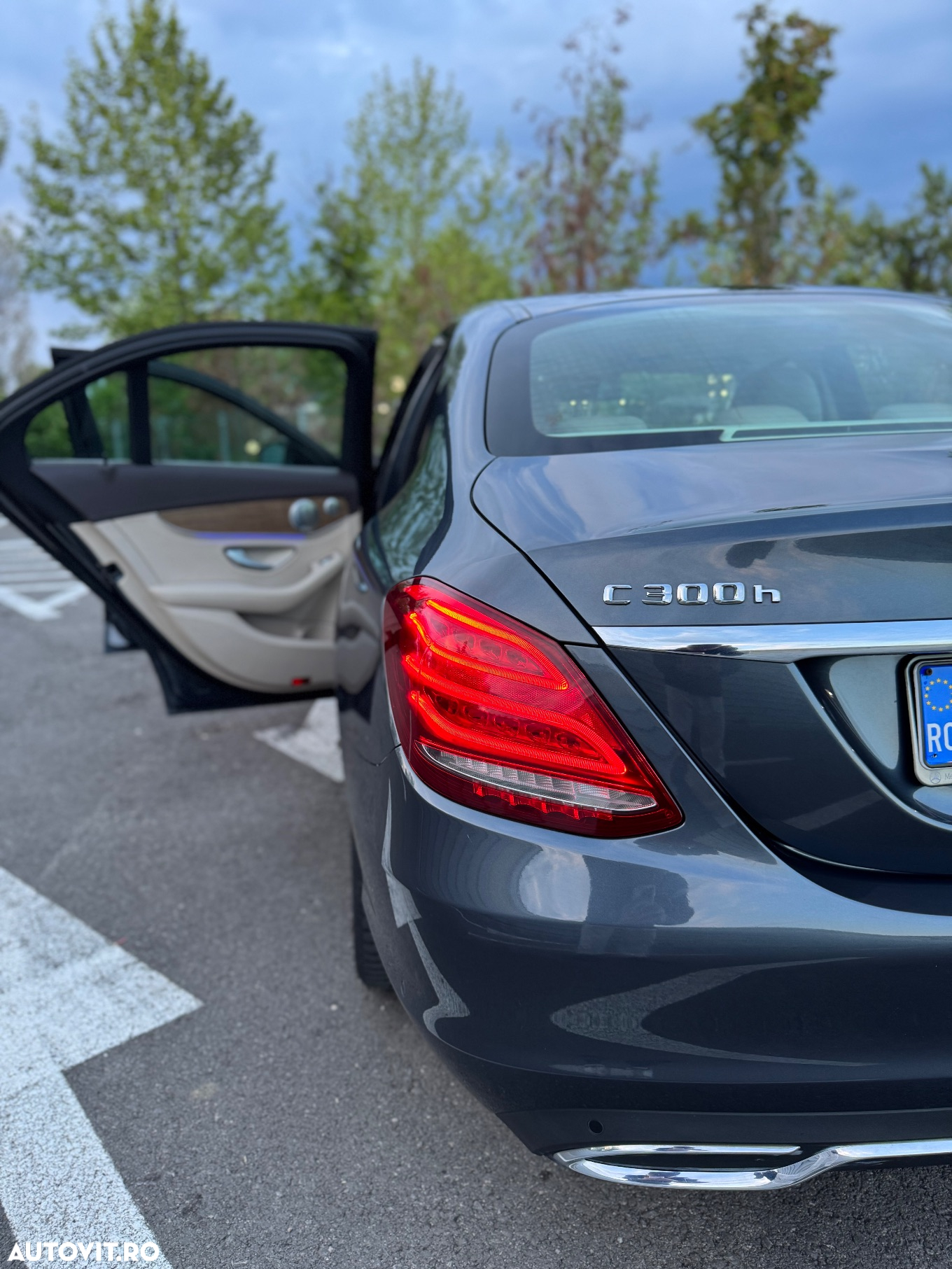 Mercedes-Benz C 300 BlueTec Hybrid - 17