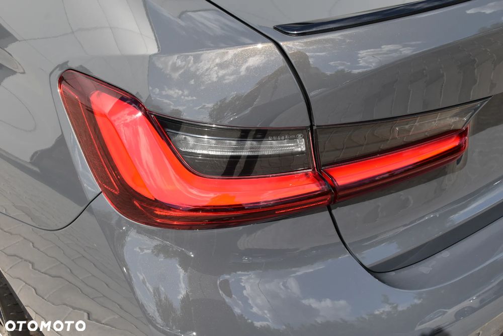 BMW Seria 3 330i xDrive M Sport - 8