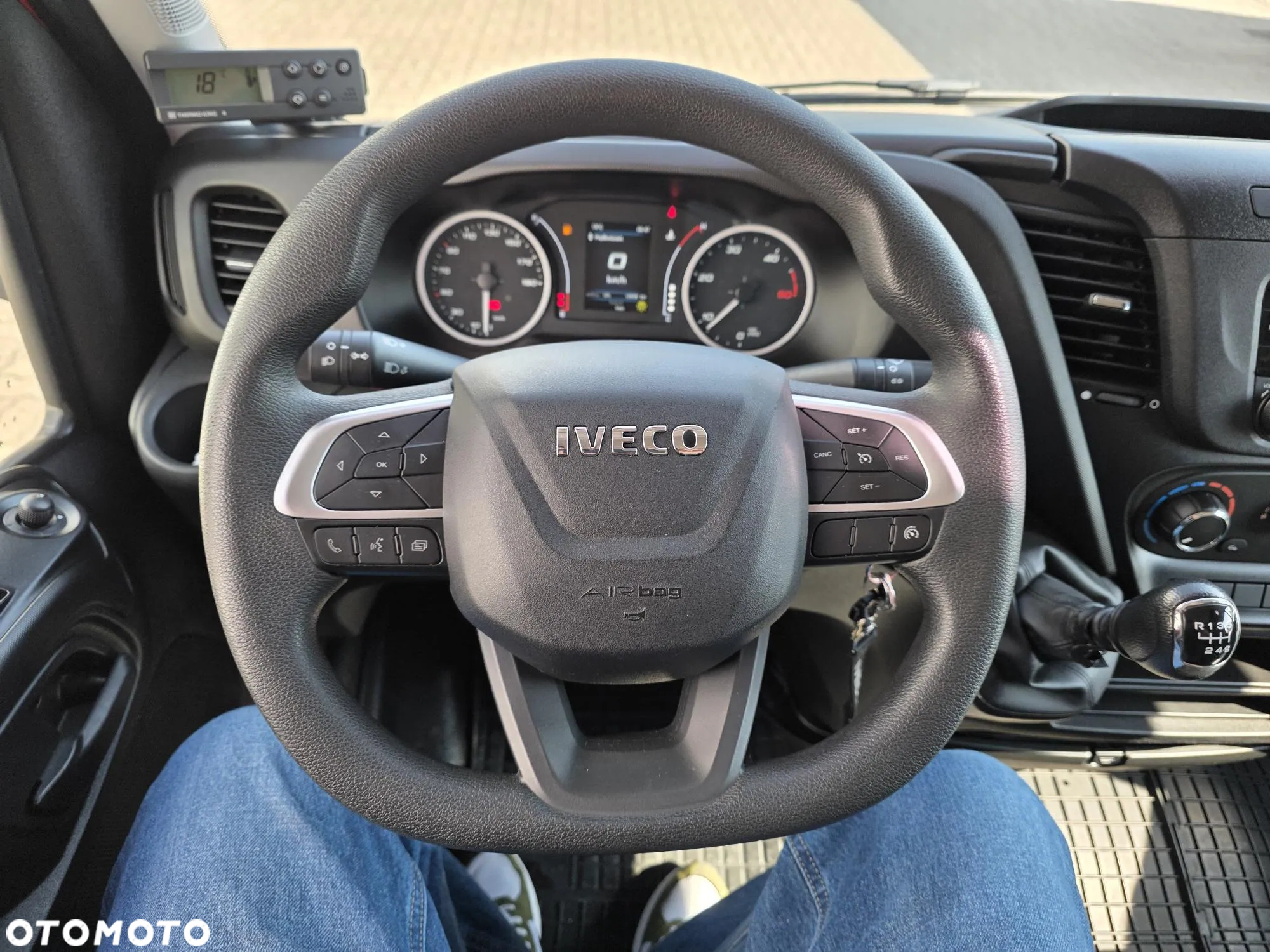 Iveco 35S16 Chłodnia Izoterma 8EP Krajowy Winda Silnik 3L ! Super Stan - 15