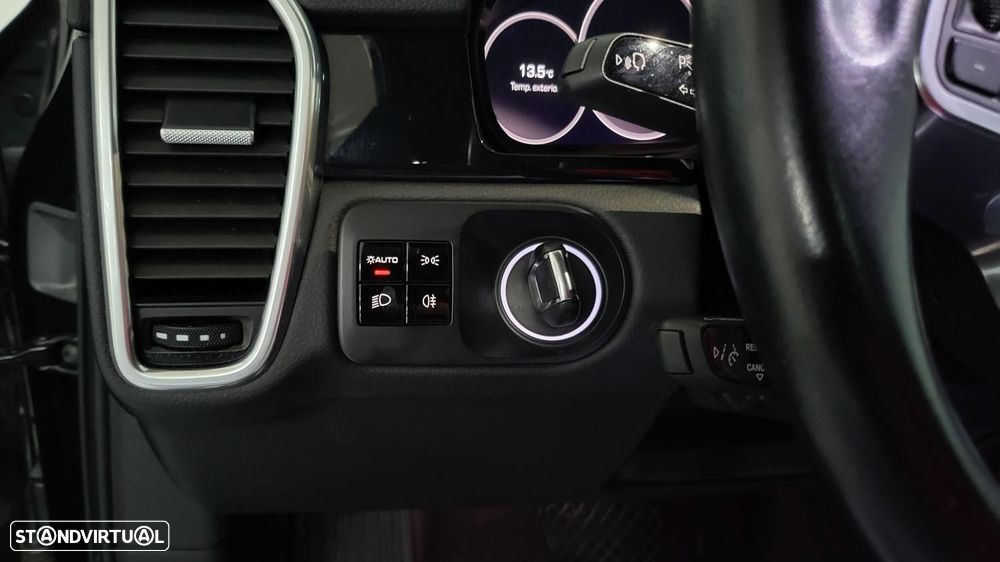 Porsche Cayenne Coupé E-Hybrid - 24