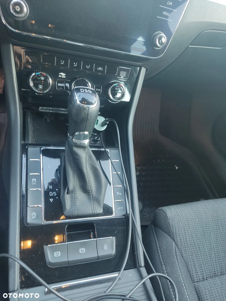 Skoda Superb 2.0 TDI SCR Ambition DSG - 10