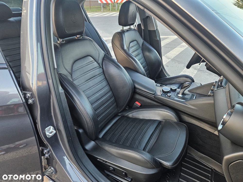 Alfa Romeo Giulia 2.0 Turbo Veloce - 9