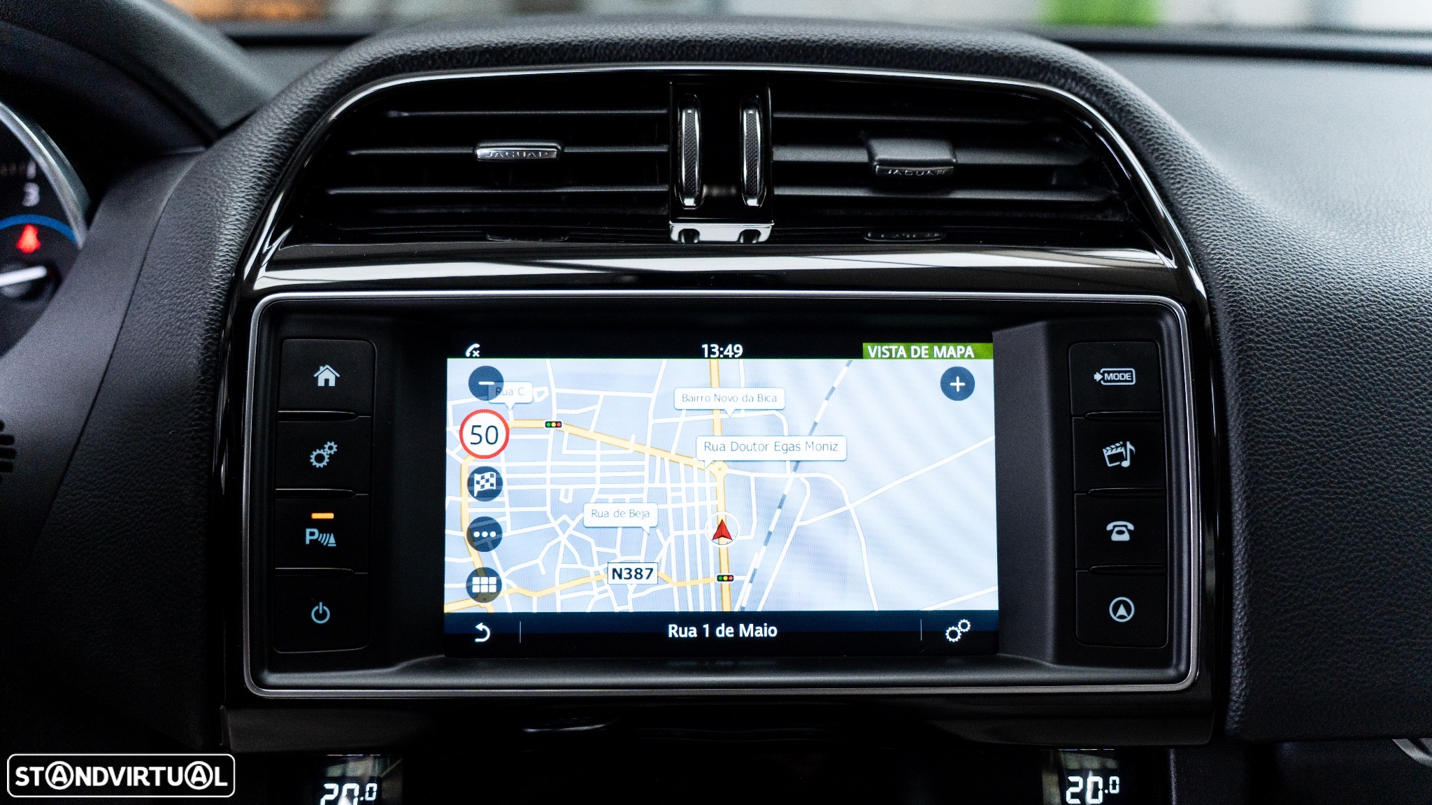 Jaguar F-Pace 2.0 i4D Pure AWD - 18