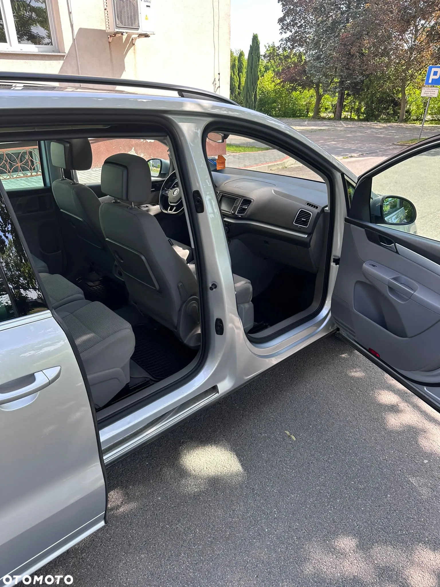 Volkswagen Sharan 2.0 TDI BMT Comfortline DSG - 9