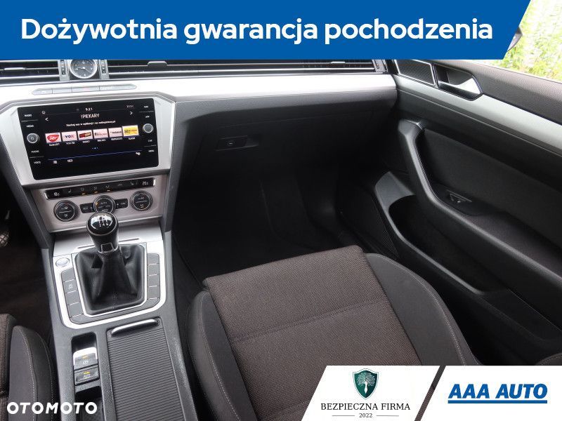 Volkswagen Passat - 10