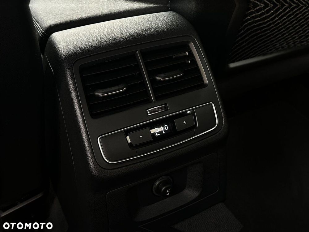 Audi A4 Limousine 35 TFSI mHEV S Line S tronic - 28