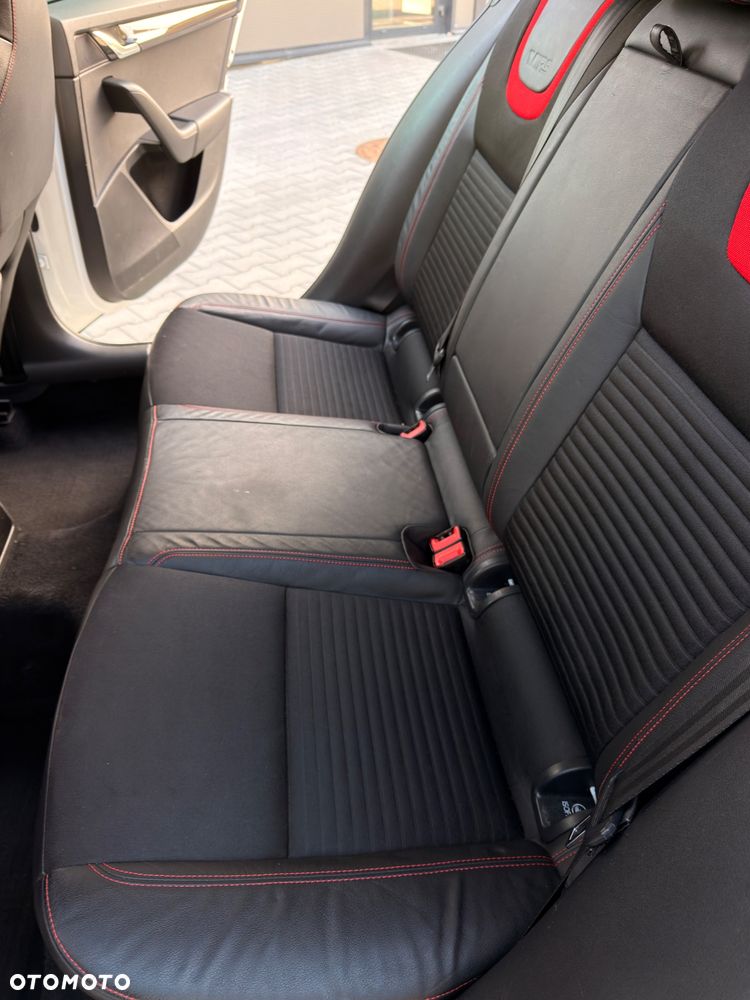 Skoda Octavia 2.0 TDI DSG RS - 24