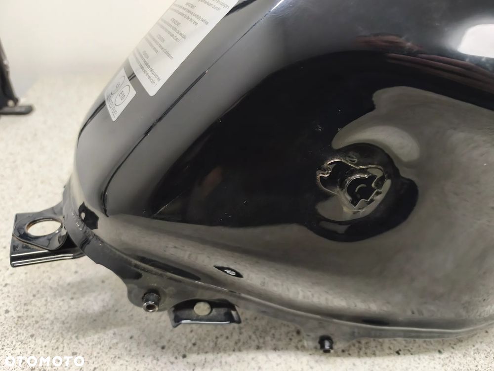 Bak, zbiornik paliwa KTM 125 Duke - 26