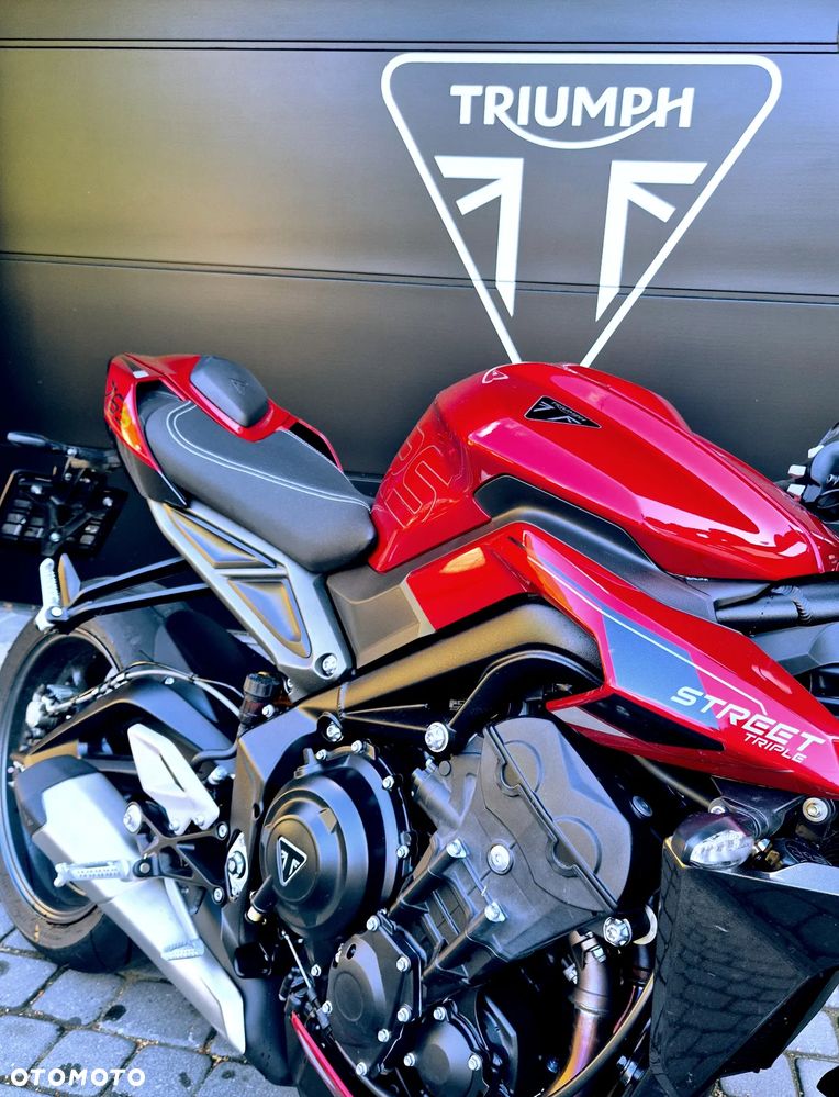 Triumph Street Triple - 4