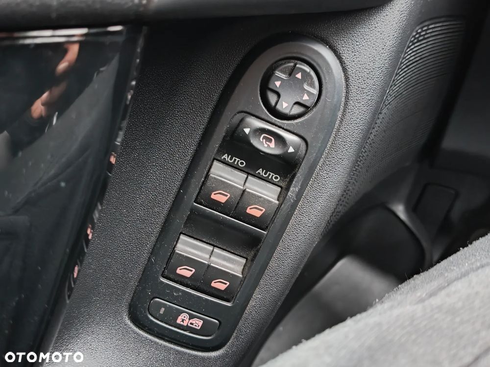 Citroën C3 Picasso VTi 95 Attraction - 31