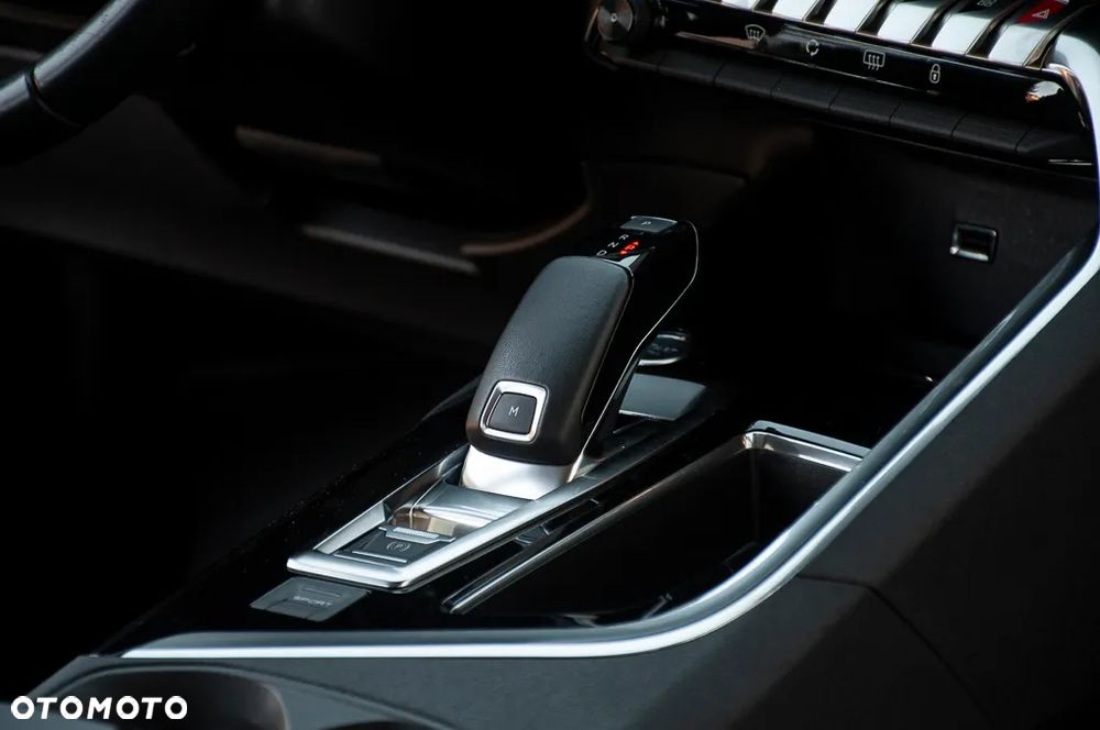 Peugeot 3008 PureTech 130 Stop & Start EAT6 Allure - 17