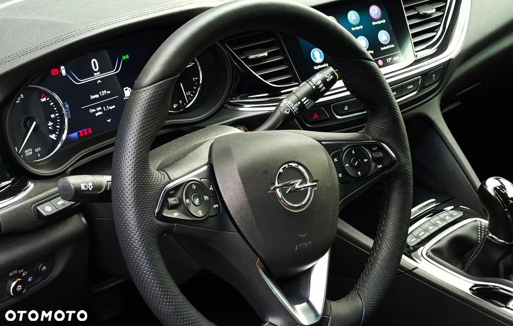 Opel Insignia Sports Tourer 2.0 Diesel 4x4 Ultimate Exclusive - 17