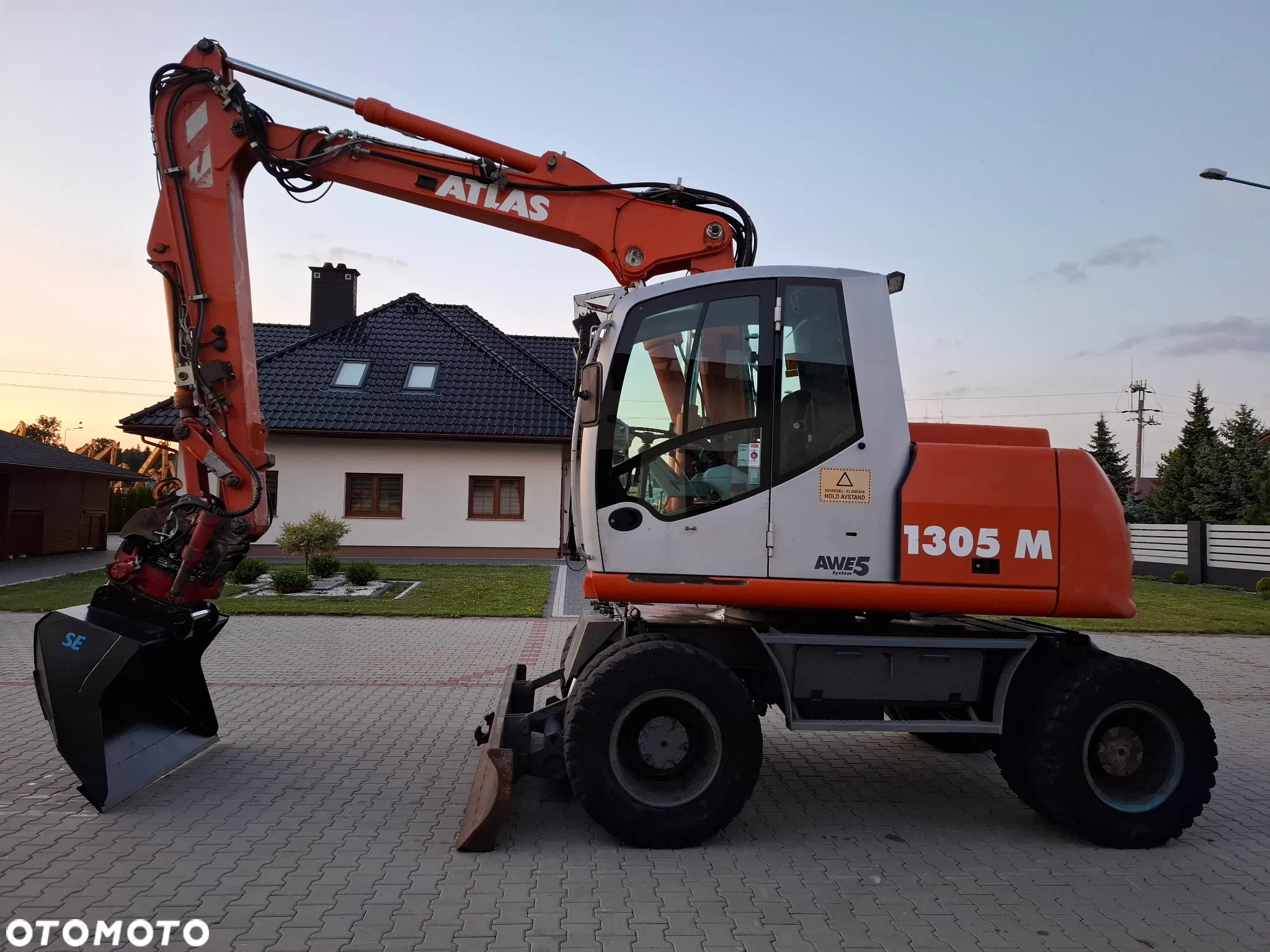 Atlas 1305 ROTOTILT - 2