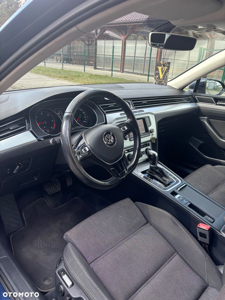 Volkswagen Passat 2.0 TDI SCR DSG Comfortline - 6