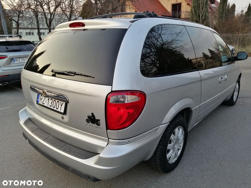 Chrysler Town & Country 3.8L LXi - 3