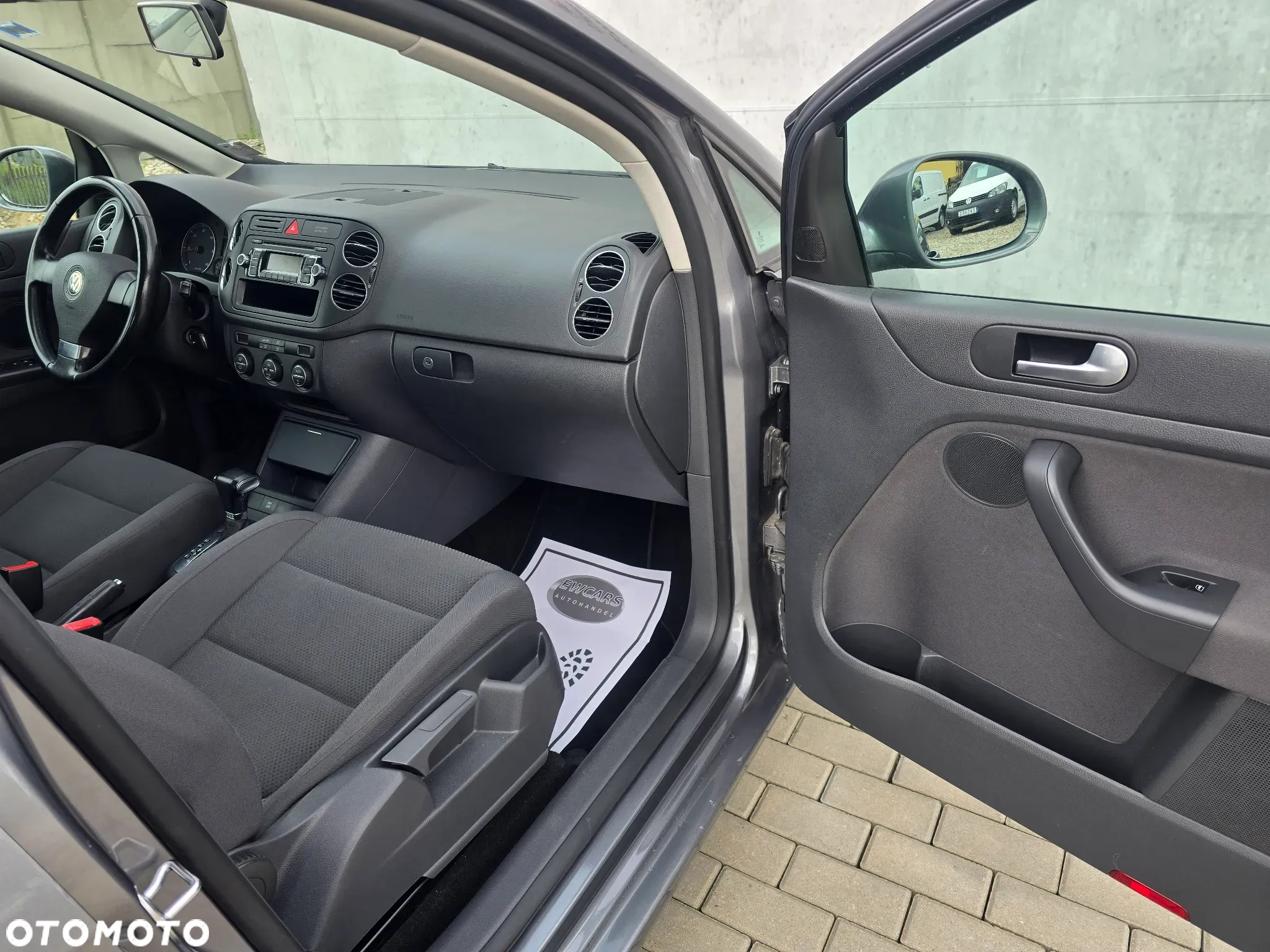 Volkswagen Golf Plus 1.9 TDI Trendline DSG - 29