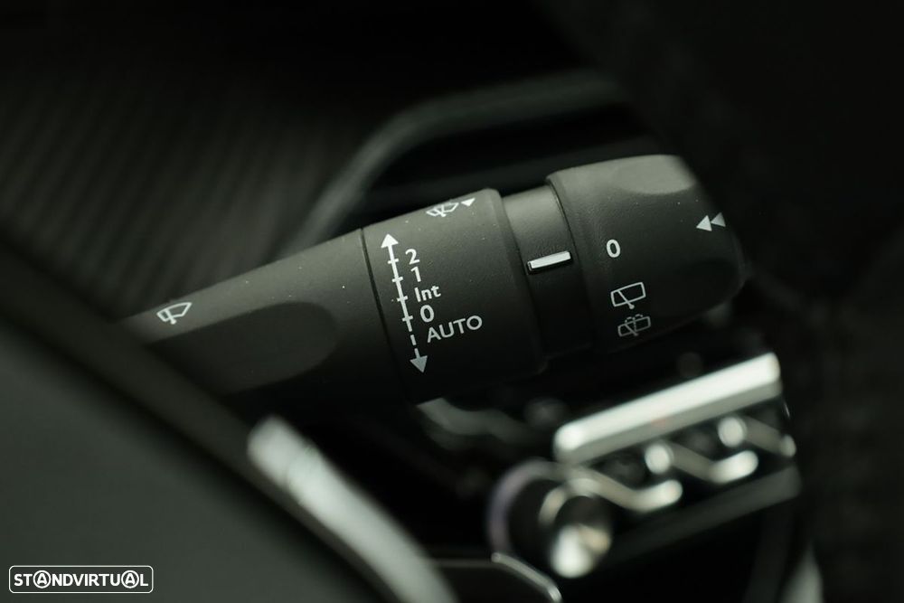 Peugeot 2008 1.2 PureTech Allure - 19