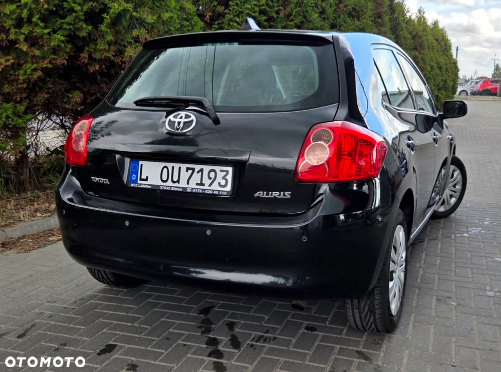 Toyota Auris 1.6 VVT-i Executive - 13