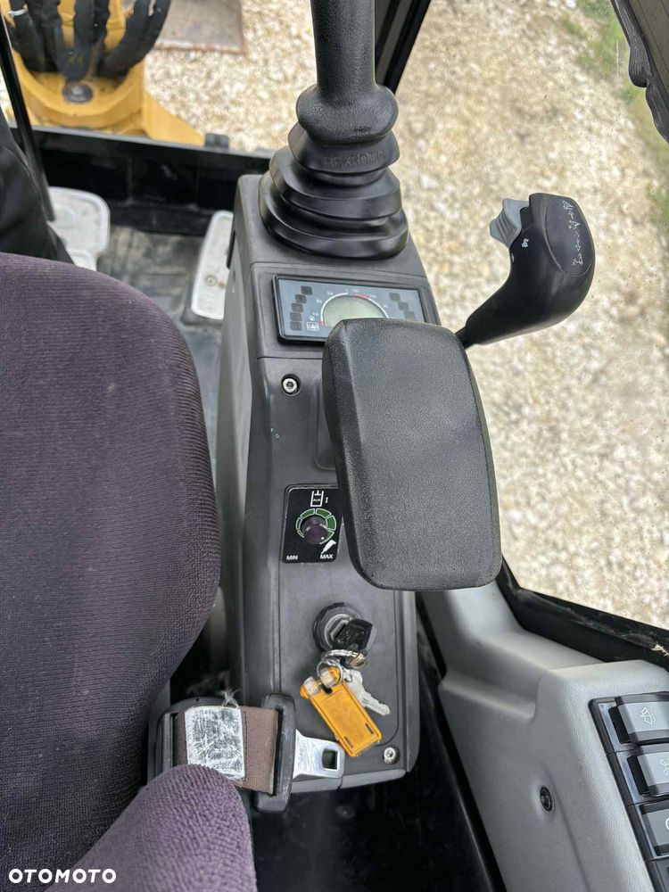 Caterpillar 301.7d - 10