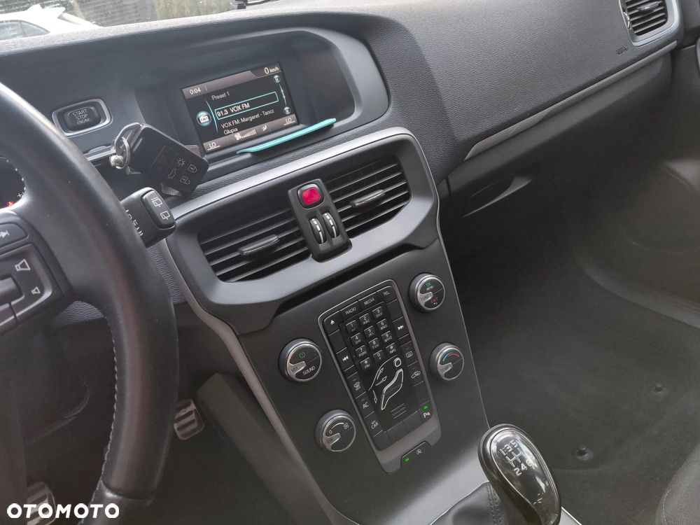 Volvo V40 T2 Summum - 17