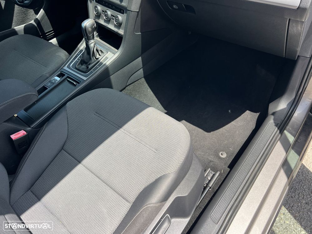 VW Golf 1.6 TDi Trendline DSG - 10