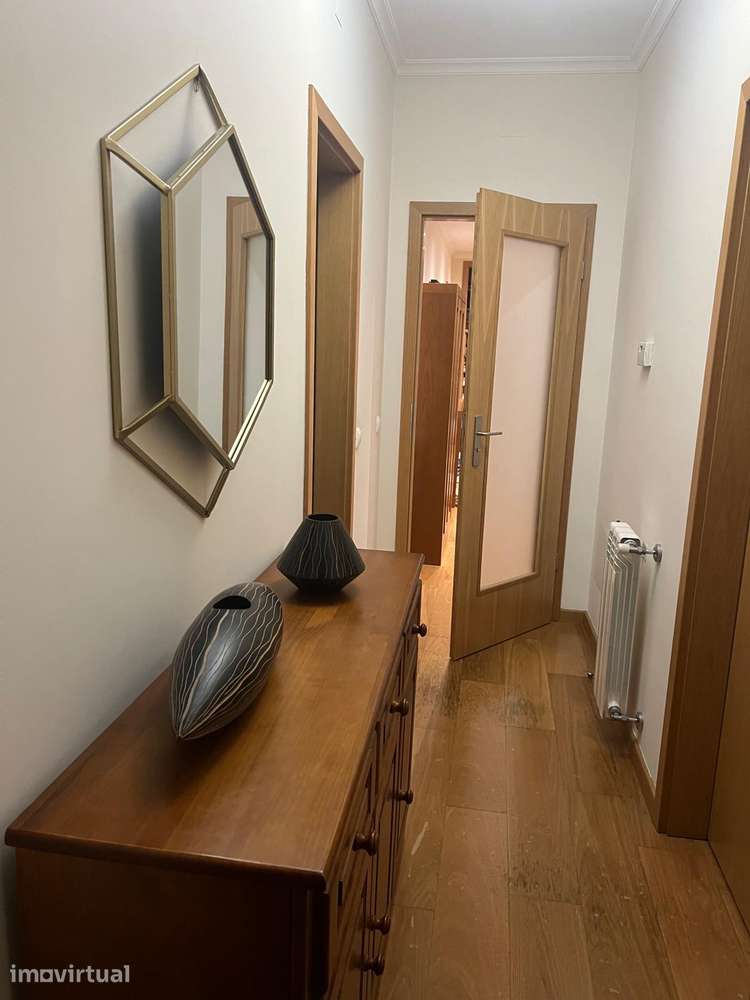 Apartamento T2 mobilado em Coimbra (Vale das Flores) - Grande imagem: 3/11
