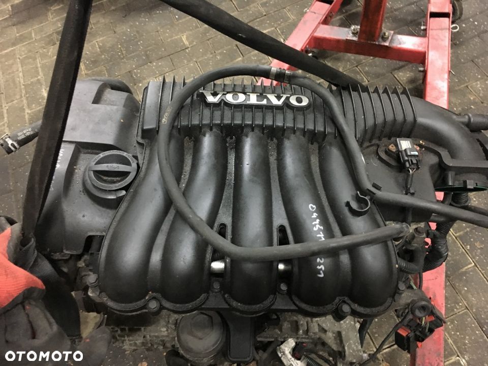 glowica volvo s40 v50 c70 c30 2.4 benz kompletna - 1