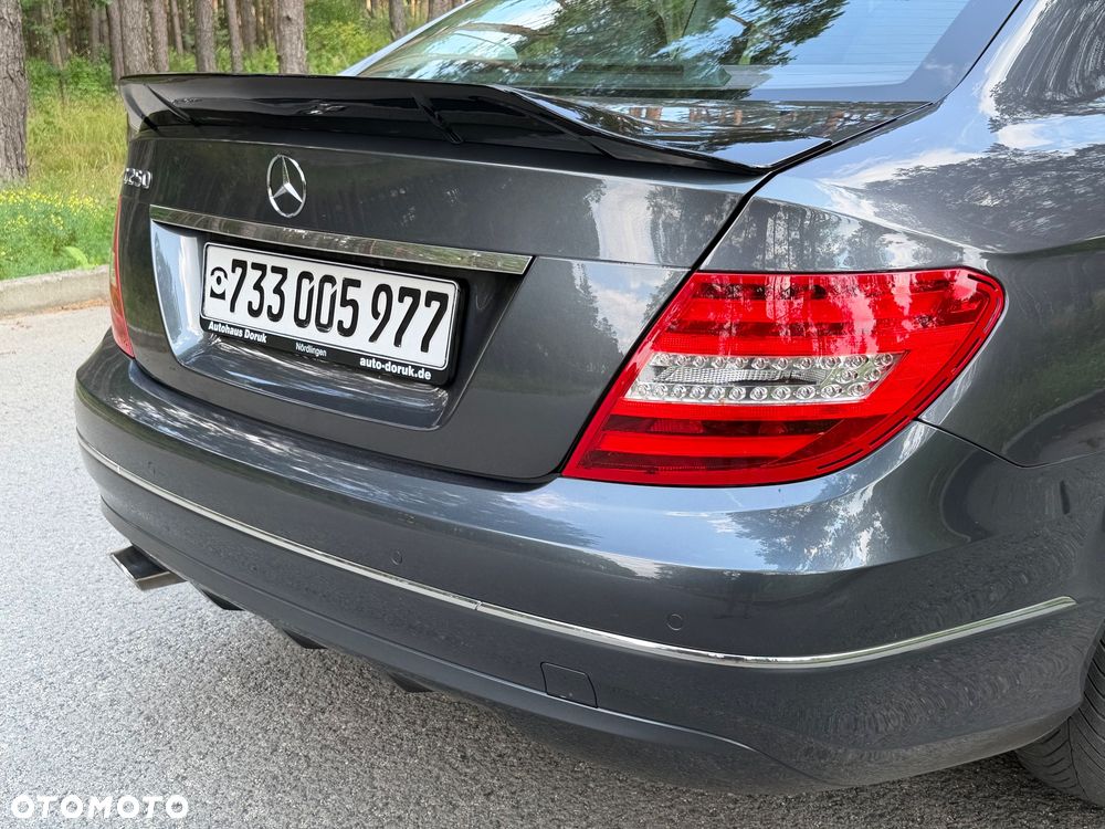 Mercedes-Benz Klasa C 250 CGI BlueEff - 23