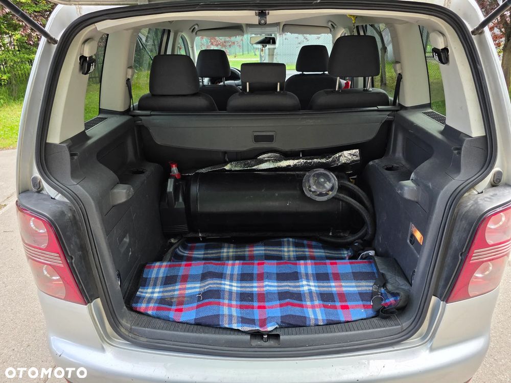 Volkswagen Touran 1.6 Basis - 5