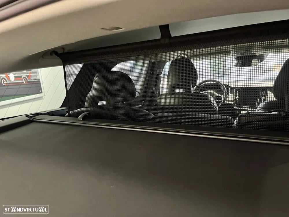 Volvo V90 2.0 D5 Momentum AWD Geartronic - 11