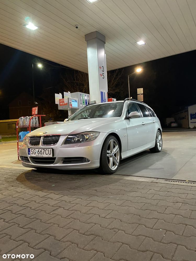 BMW Seria 3 325i - 4