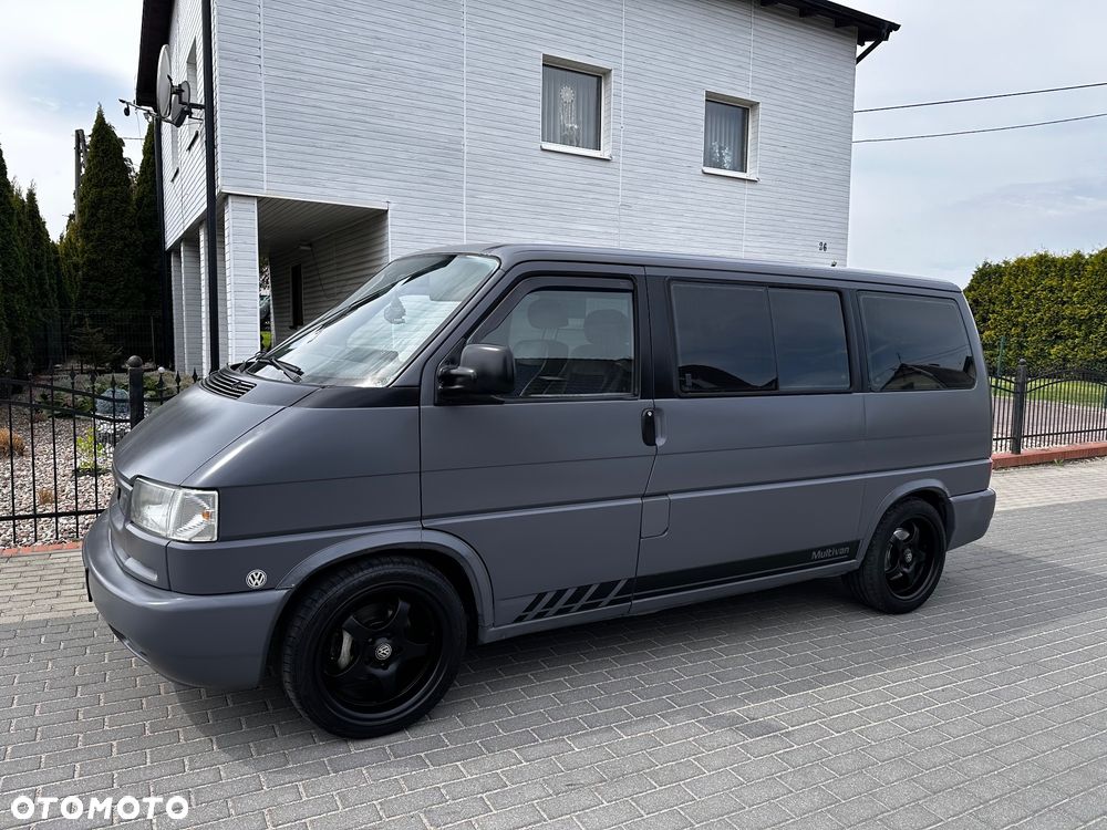 Volkswagen Multivan - 2