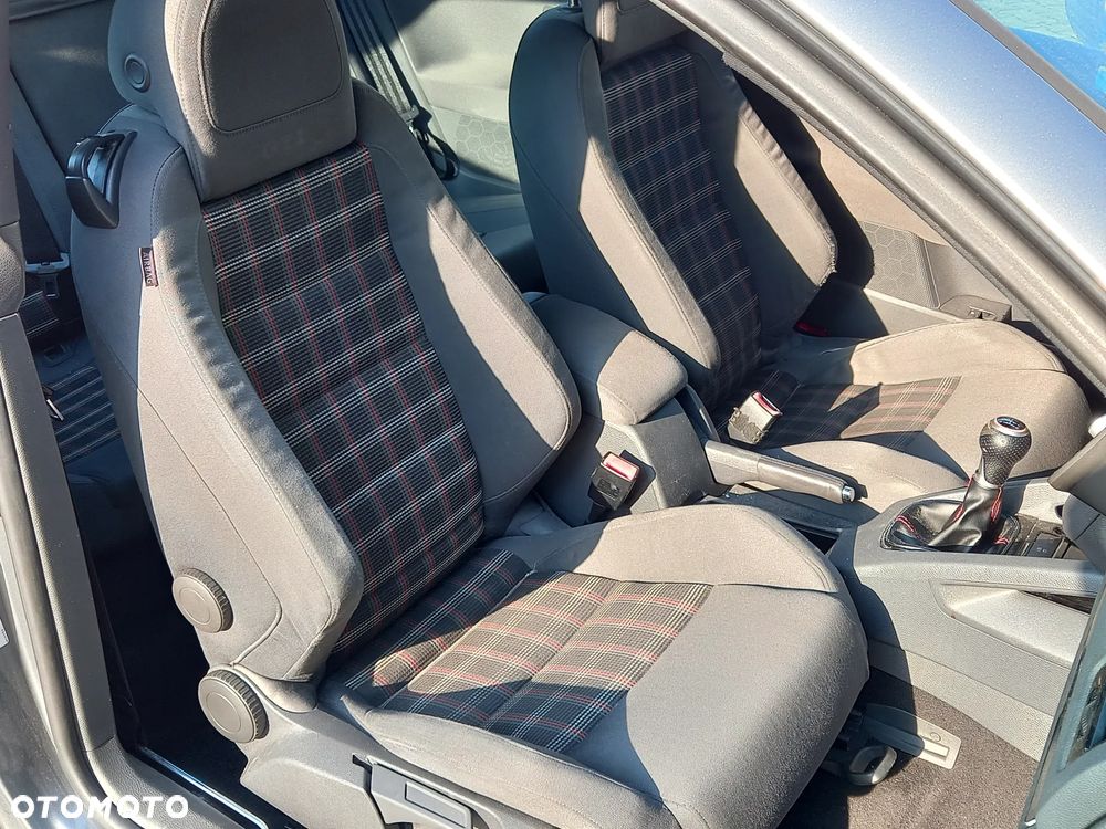 Volkswagen Golf 2.0 GTI - 4