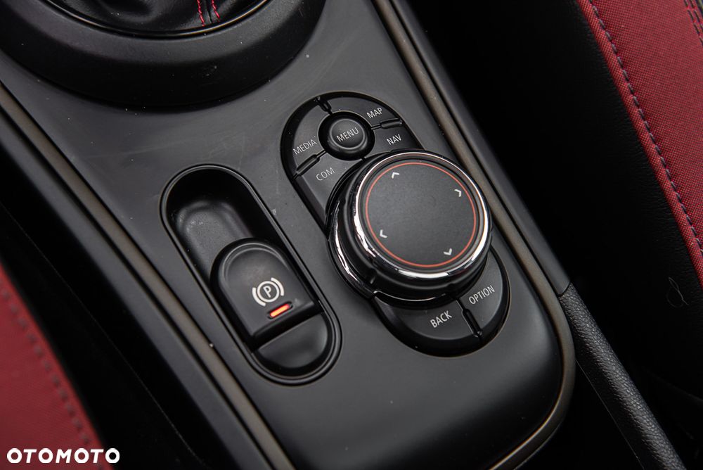 MINI John Cooper Works - 25