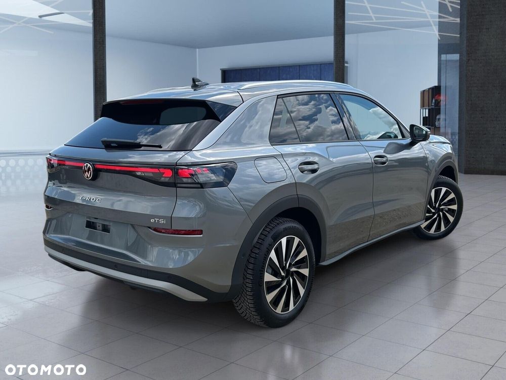 Volkswagen T-Roc - 11