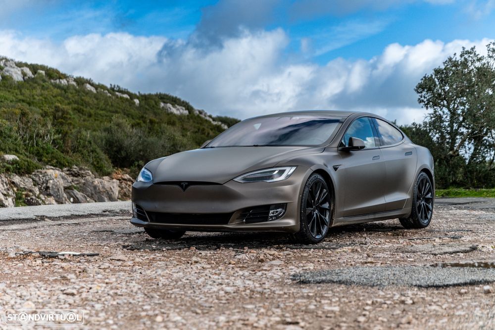 Tesla Model S Long Range - 11