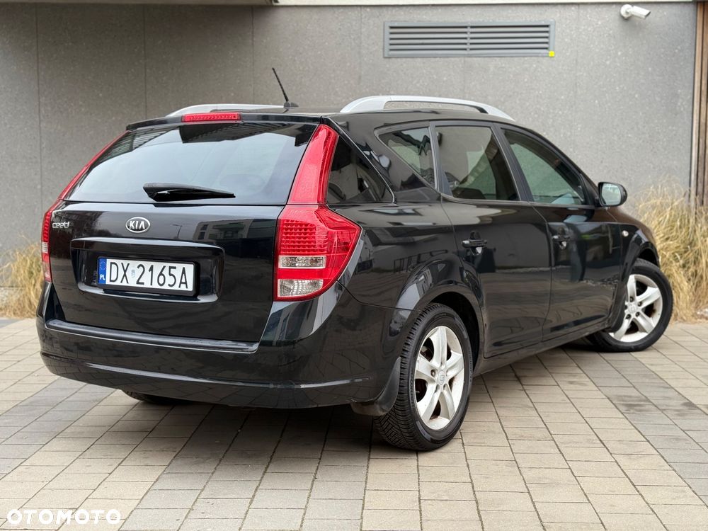 Kia Ceed - 4