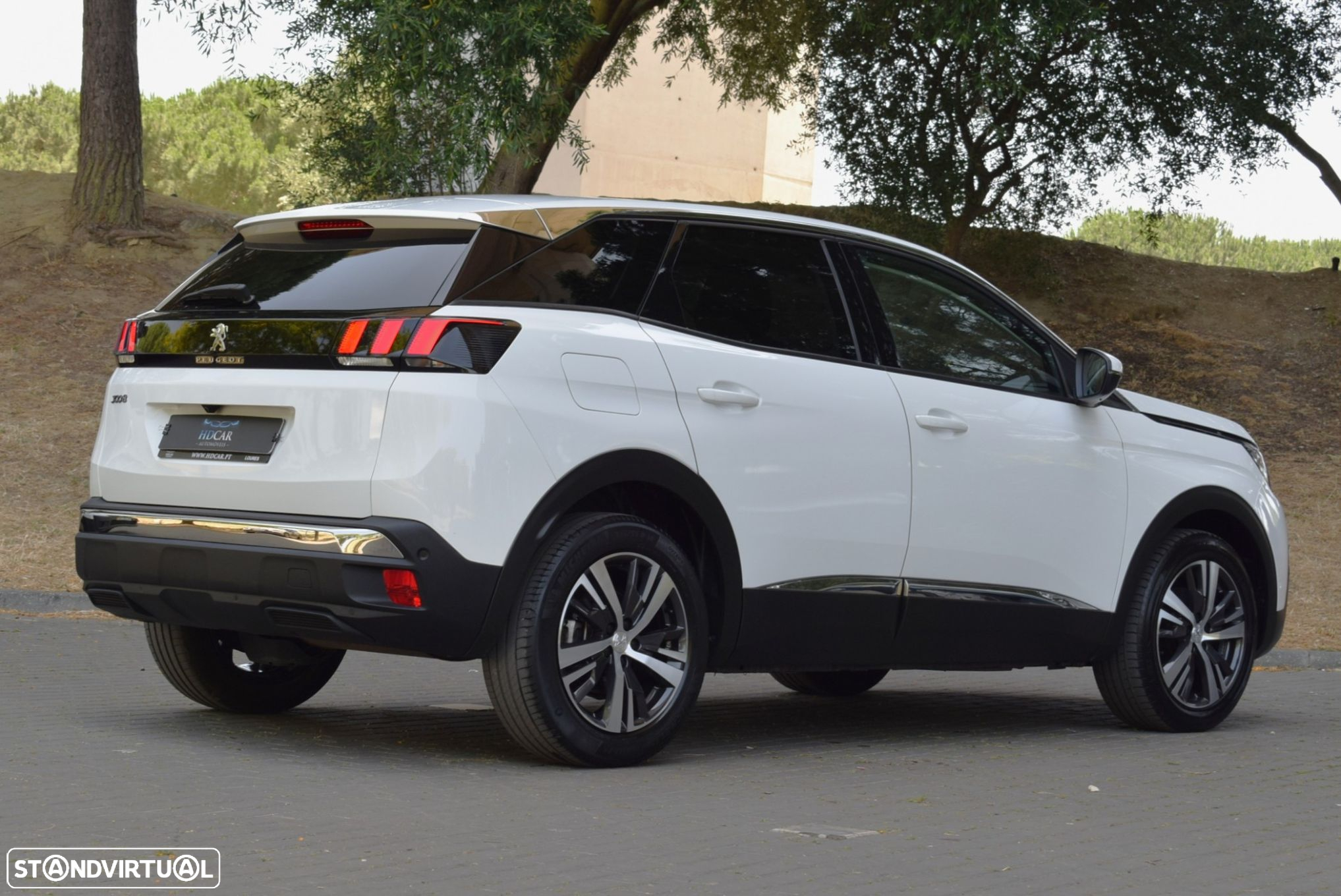 Peugeot 3008 1.2 PureTech Allure EAT8 - 4