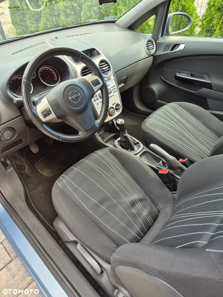 Opel Corsa 1.4 16V Edition - 10