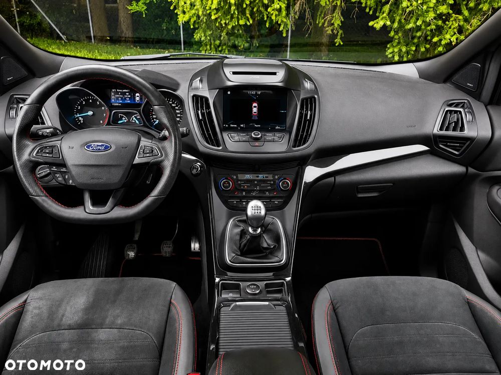 Ford Kuga 1.5 EcoBoost 2x4 ST-Line - 5