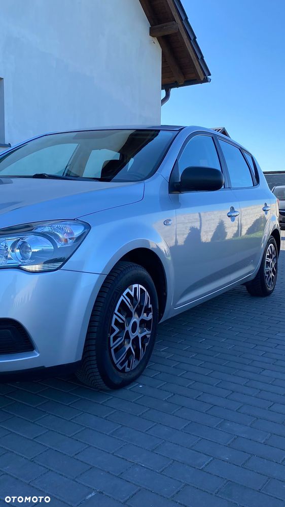 Kia Ceed 1.4 CVVT Attract - 16