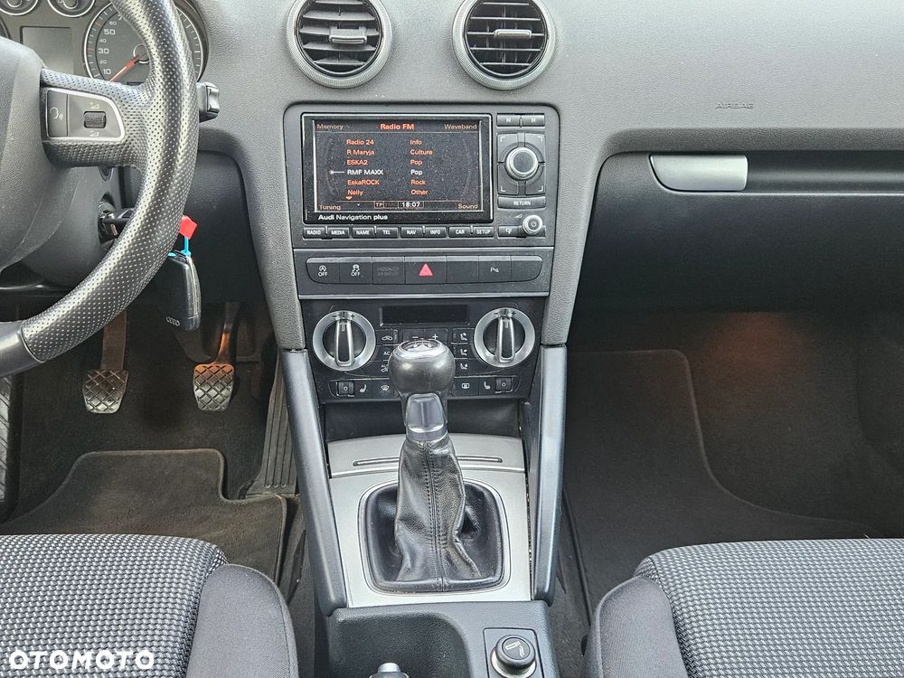 Audi A3 Sportback 2.0 TDI DPF quattro Attraction - 20