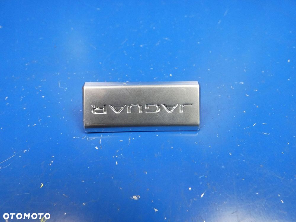 Emblemat Jaguar XE - 1