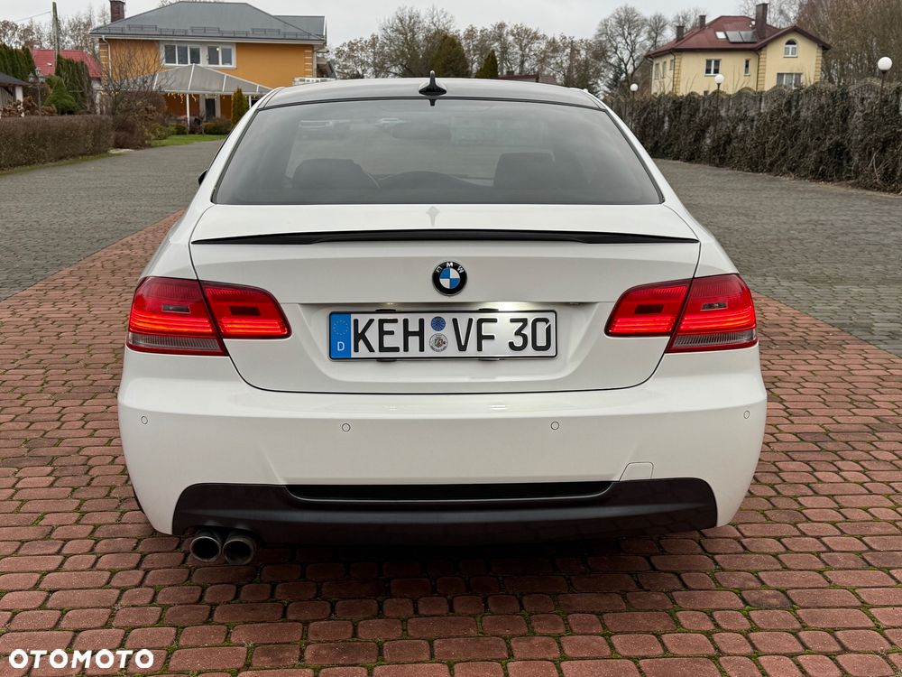 BMW Seria 3 330d M Sport Edition - 11