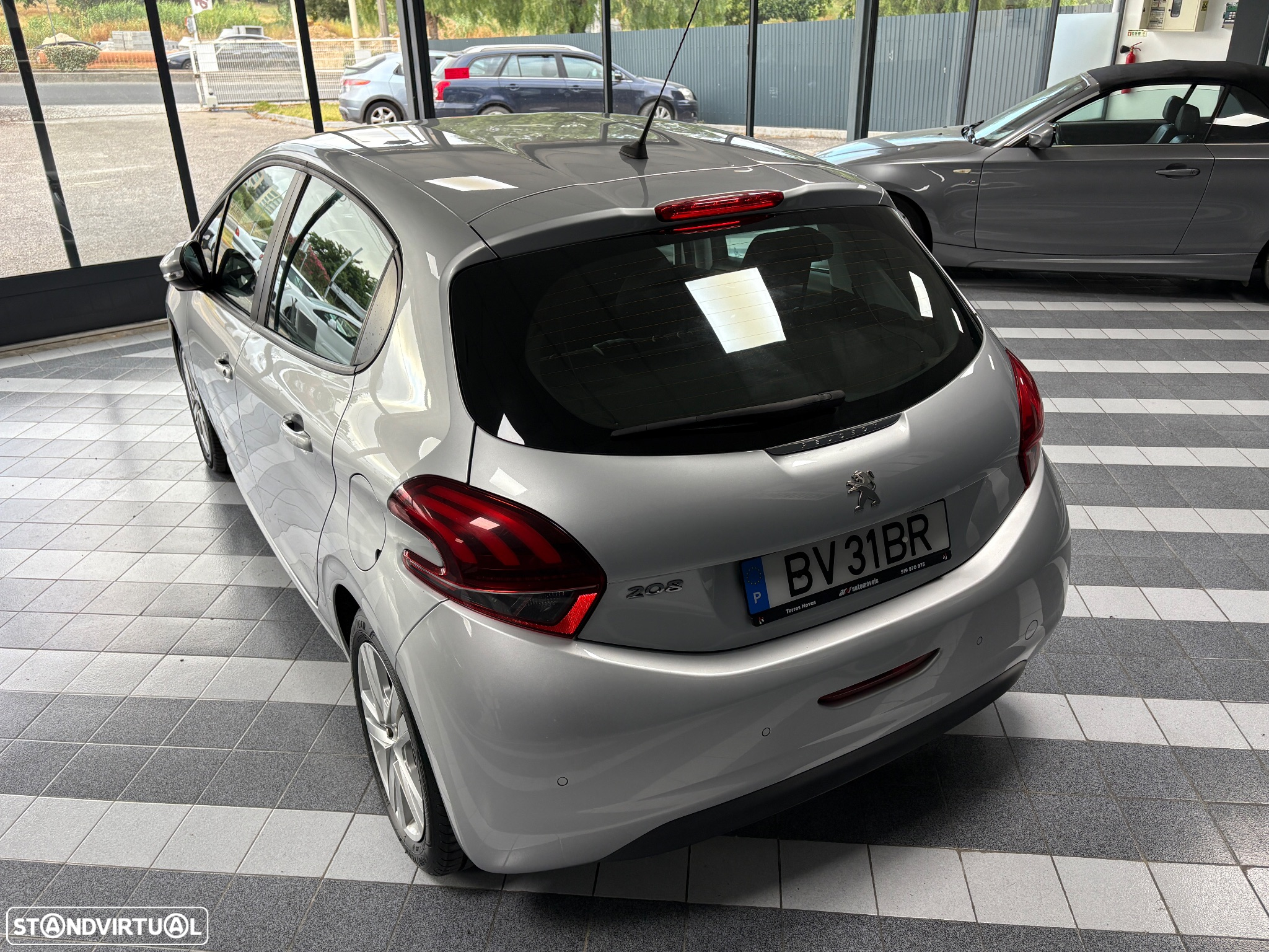 Peugeot 208 1.2 PureTech Signature - 8