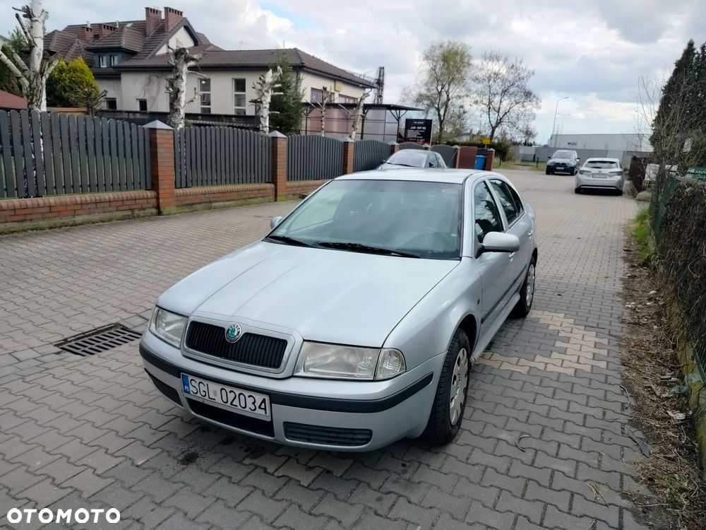 Skoda Octavia 1.6 Tour - 1