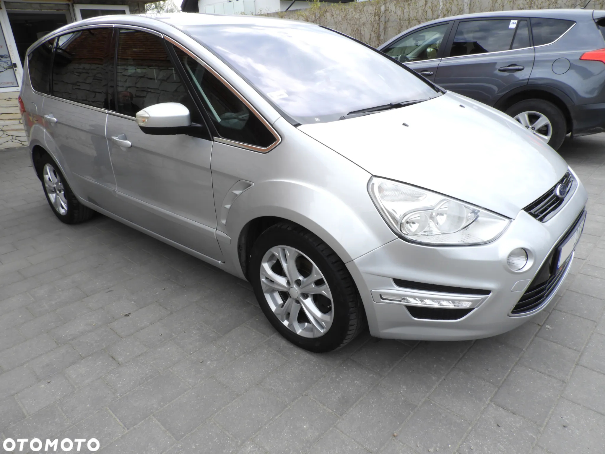 Ford S-Max - 12