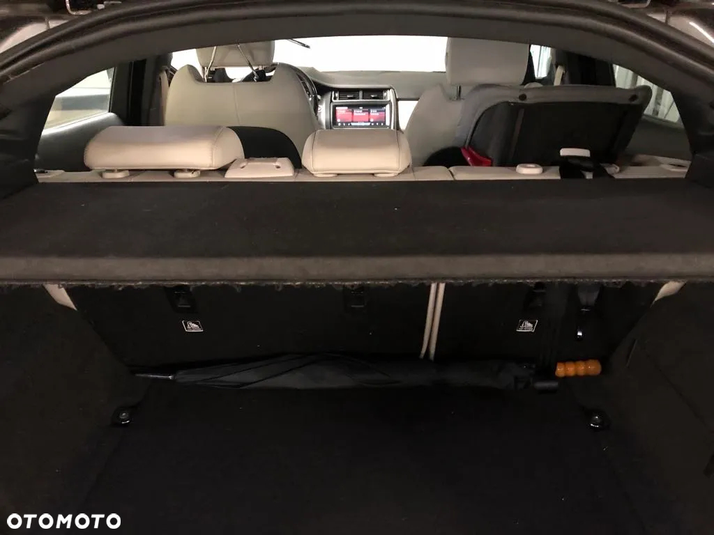 Jaguar E-Pace 2.0 i4P AWD R-Dynamic S - 18